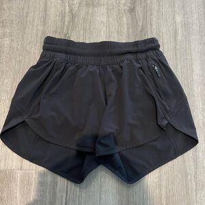 Lululemon Tracker shorts size 6 in black